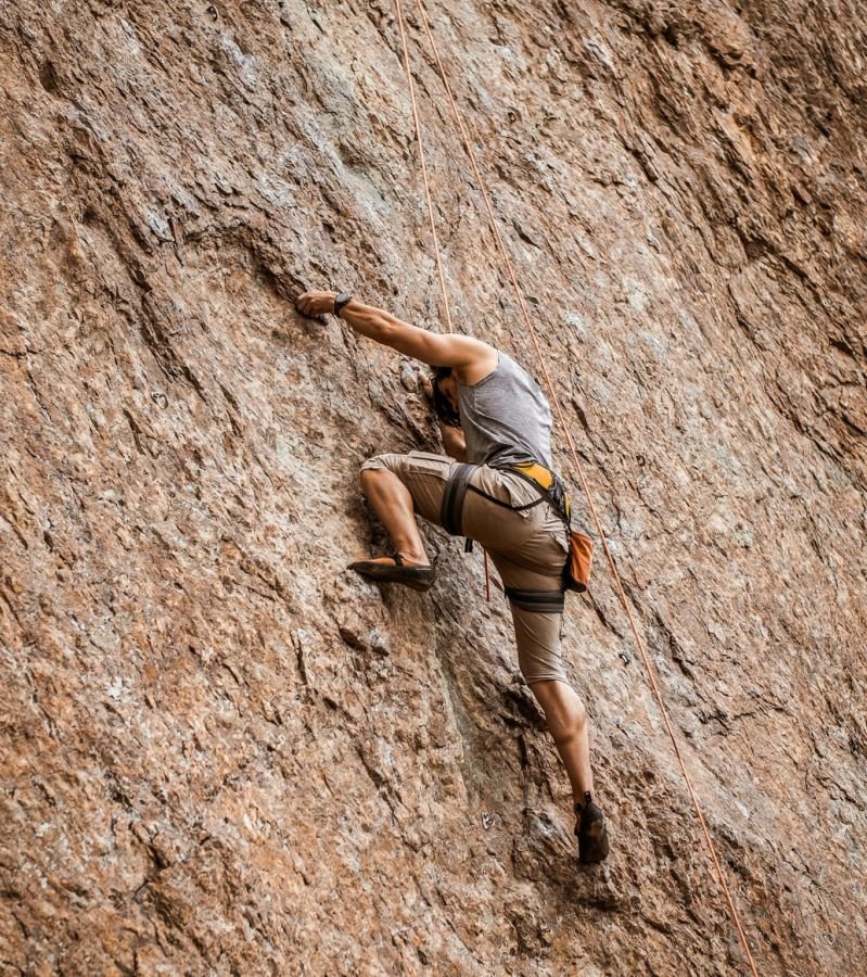 Rock-Climbing-800×900
